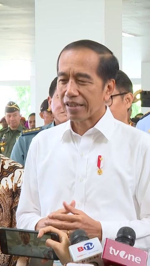 VIDEO: Senyum Jokowi Banggakan Pelabuhan Baru Makasar, Nilai Investasinya Rp5,4 Triliun