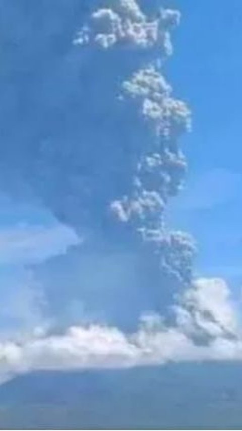 Gunung Ile Lewotolok di Lembata Erupsi Lagi, Muntahkan Abu Vulkanik Setinggi 500 Meter