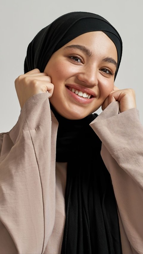 Bronze Makeup jadi Tren Makeup Ramadan dan Lebaran 2024