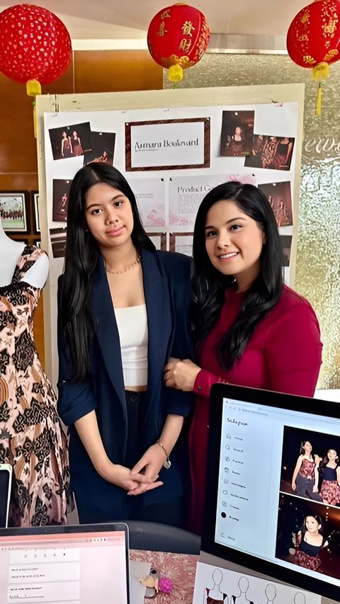 Proud of Annisa Pohan, Showing Her Batik Putri Semata Wayang Project