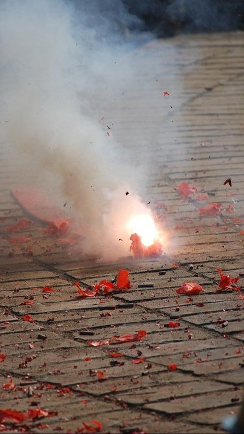 VIDEO: Caleg Gagal dari NasDem Bakar Petasan di Masjid, Seorang Nenek Meninggal Diduga Kaget