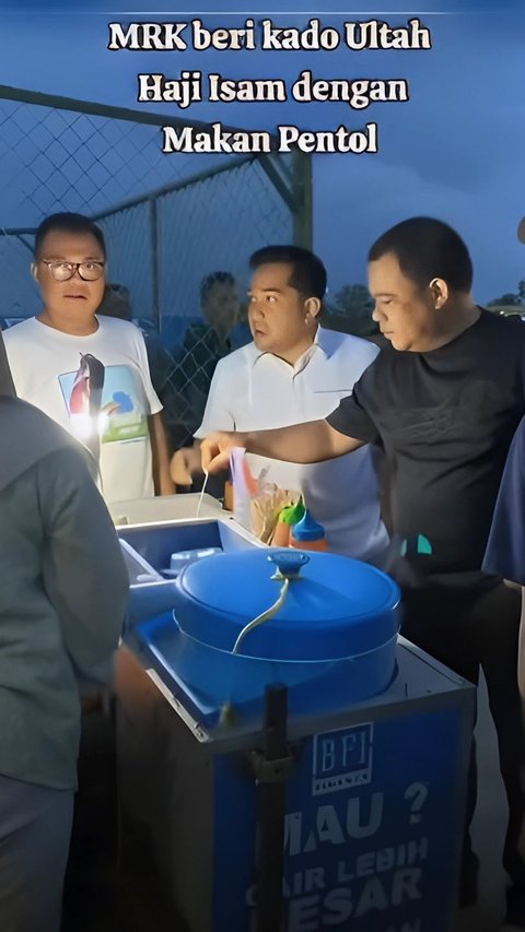 Not a Luxury Item, Haji Isam Gets a Surprise of Street Food Pentol on His Birthday