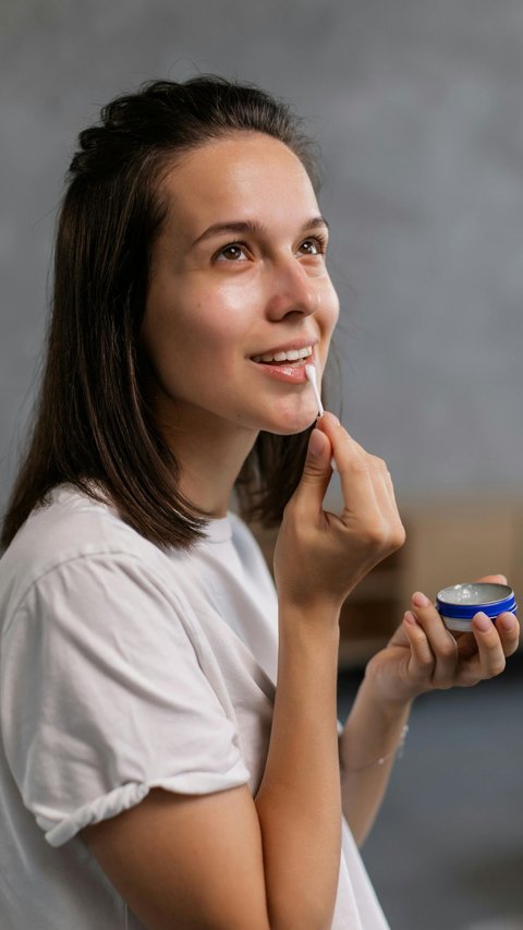 Why Using Lip Balm Too Often Can Cause Dry and Cracked Lips?