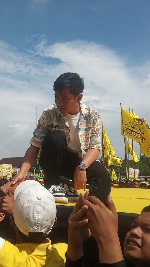 Kampanye Akbar di Bekasi, Ini Pesan Gibran kepada Pendukungnya Jelang Hari Pencoblosan