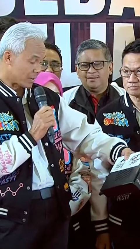 Capres Nomor 3 Ganjar Pranowo Pamer Boks 'Sat Set Net', Gawai untuk Internet Gratis Tanpa Pulsa