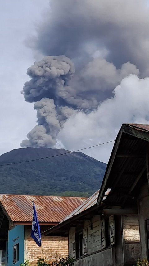 Gunung Marapi Kembali Erupsi Sore Ini, Lontarkan Abu Vulkanik Setinggi 1 Km