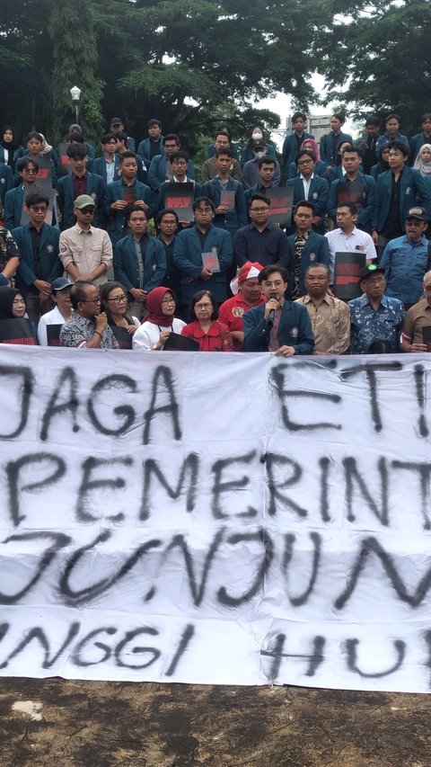 Guru Besar sampai Civitas Undip Bergerak, Kecewa dengan Sikap Jokowi di Pemilu 2024