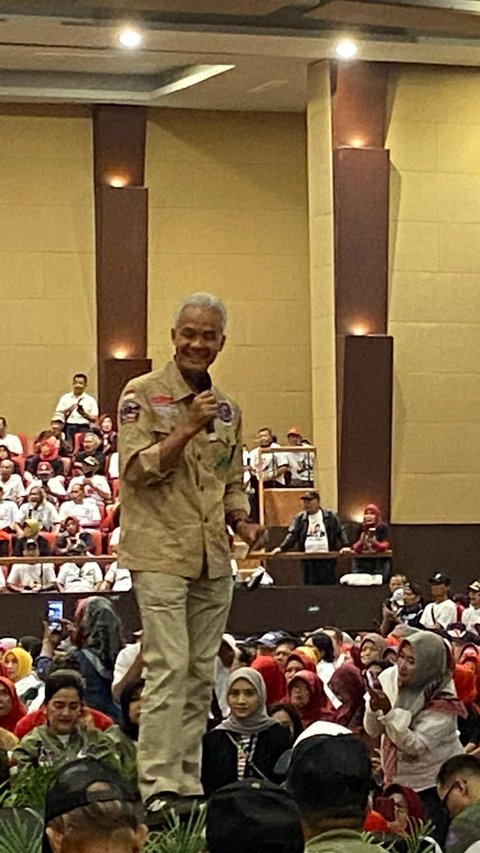 Ganjar Dikejutkan Dua Pria Ngaku Pendukung Prabowo-Gibran, Langsung Ajak Makan Bareng