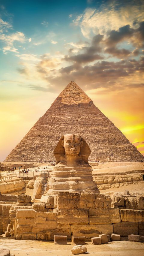 Terbang di Atas Piramida Mesir, Psikiater Temukan Tulisan Grafiti Misterius