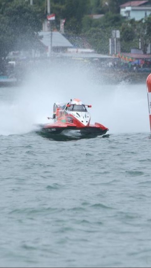 Menteri Sandiaga Target 125 Ribu Turis Asing Hadiri Ajang F1 Powerboat 2024 di Dana Toba