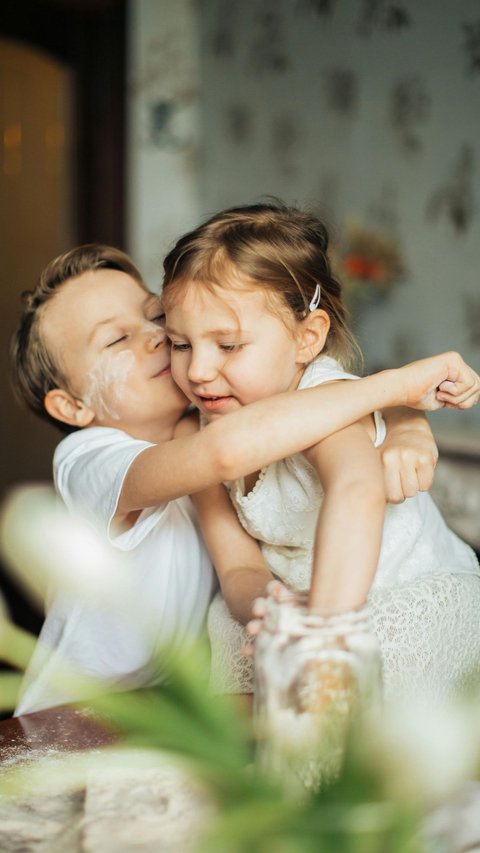 75 Kata-Kata Bijak tentang Hubungan Kakak Adik, Saling Melengkapi dan Menguatkan