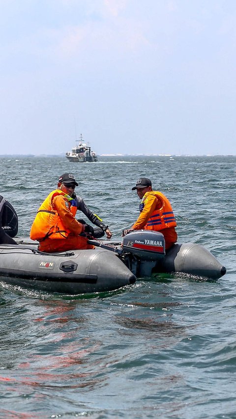 Kapal Pesiar Azzimut 80 di Kepulauan Seribu Kebakaran, Asap Mengepul dari Bagian Mesin