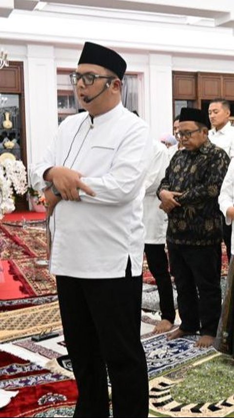 Wapres Ma'ruf Amin Salat Tarawih Perdana di Kediaman, Ini Sosok Sang Imam