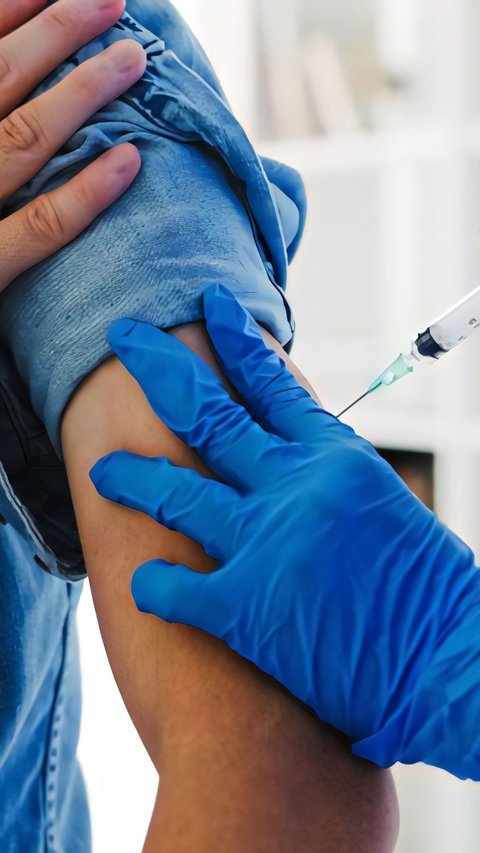 Ilmuwan Dibuat Keheranan oleh Pria yang Mendapat Vaksinasi Covid-19 Sebanyak 127 Kali Selama 2 Tahun Lebih