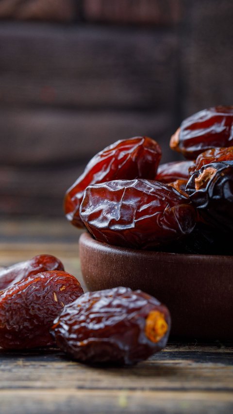 Why Did the Prophet Muhammad Recommend Eating Odd Number of Dates? Here's the Reason