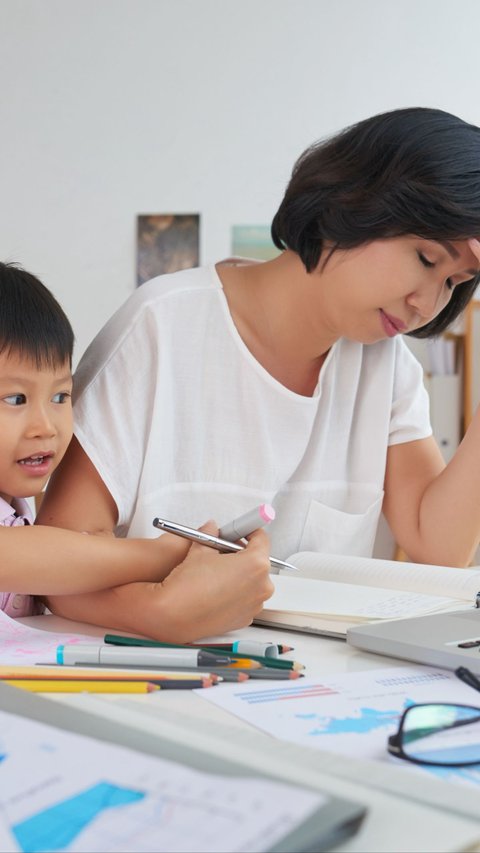 Diduga Stres dan Tertekan, Banyak Ibu di Cina Stroke Saat Dampingi Anak Kerjakan PR