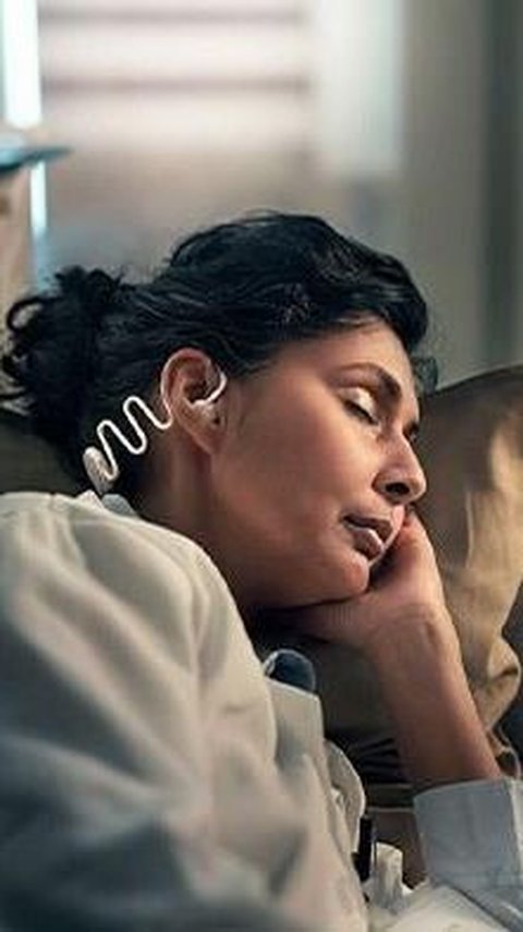 Wanita Alami Tuli karena Kebiasaan Tidur Sambil Dengarkan Musik Pakai Headphone Selama 2 Tahun
