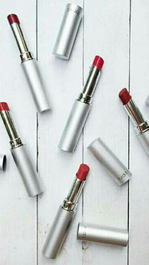 How to Choose Long-lasting and Suitable Lipstick for Your Skin Tone