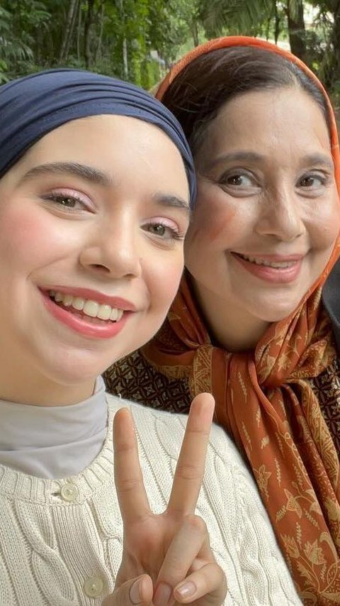 Sama-sama Cantik, ini Potret Kebersamaan Ayu Azhari dan Putrinya Isabel yang Parasnya Mirip Banget