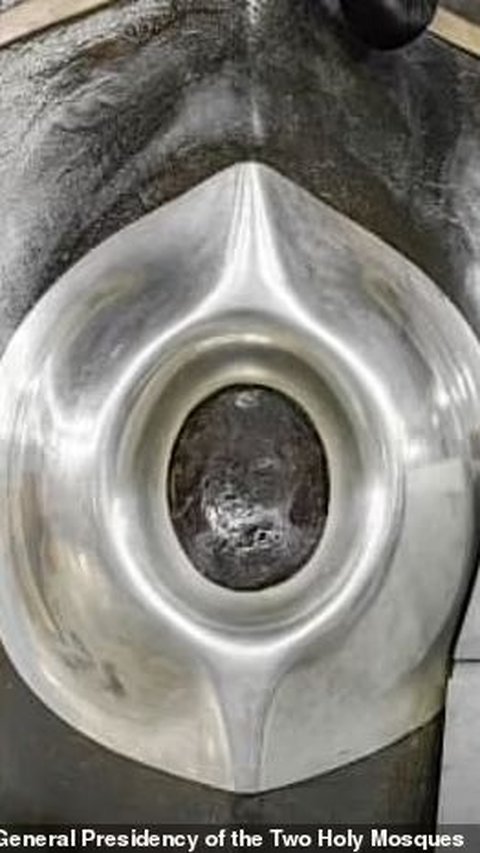 What If the Black Stone of Kaaba is Completely Worn Out? This is the Message of the Prophet's Companions to the Muslim Ummah