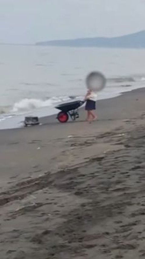 Aksi Tak Terpuji Warga Sengaja Buang Sampah di Pantai, Alasannya Bikin Warganet Naik Darah