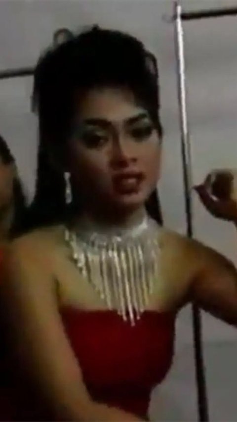 7 Potret Lawas Syahrini Saat Jadi Biduan Dangdut, Busananya Heboh Banget!