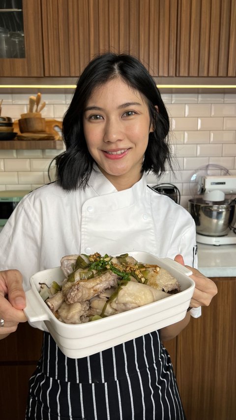 Chef Olivia Tommy Bagikan Resep Ayam Kukus Jahe Lezat