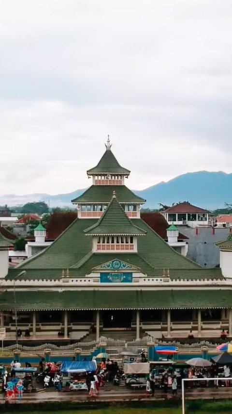 Kubah Simbol Perdamaian di Masjid Agung Manonjaya