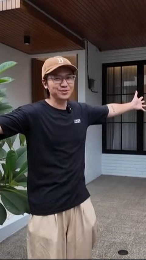 Rafael Tan Bagikan Potret Rumah Baru yang Dibeli dengan Hasil Berjualan Seblak