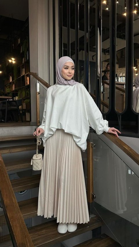 Inspiration of Coffee Tone Look with Grey Lavender Hijab