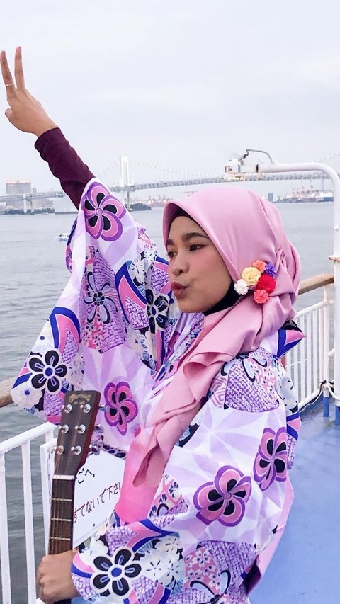 Seru! Mix and Match Hijab dan Yukata dari Penyanyi Indonesia yang Tinggal di Jepang