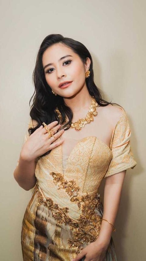 Fakta Menarik Prilly Latuconsina, Artis Cantik Berprestasi yang Fans Berat Doraemon