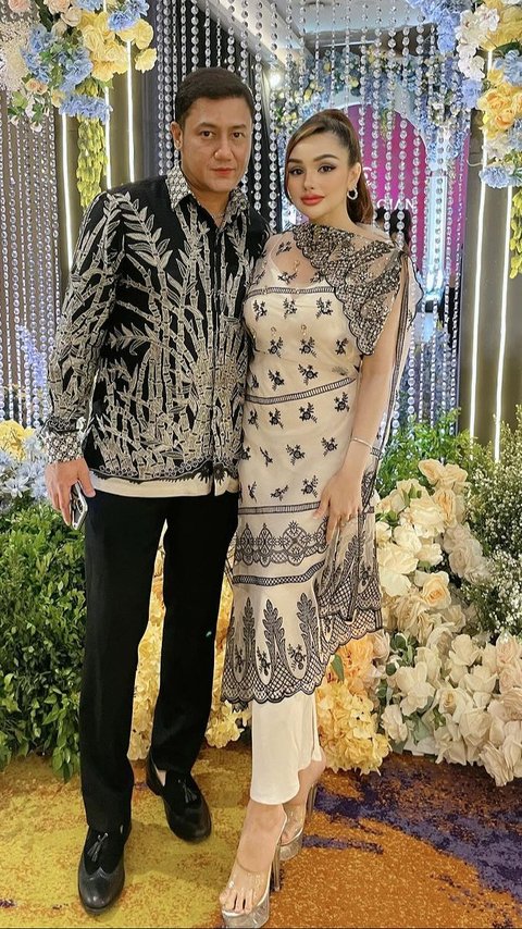Age Difference of 18 Years, Peek at the 11th Wedding Anniversary Portraits of Nurah Syahfirah and Teuku Rafly