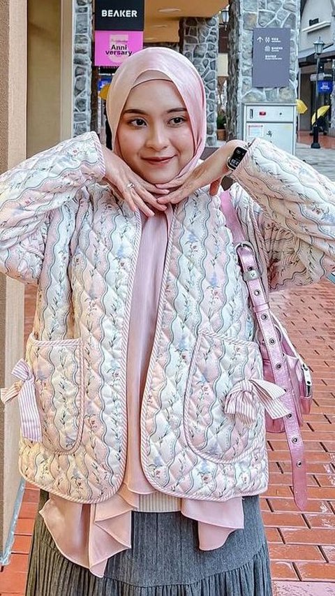 Cute Outfit and Vintage for Hijabers Who Want to Vacation in Winter Season in Korea