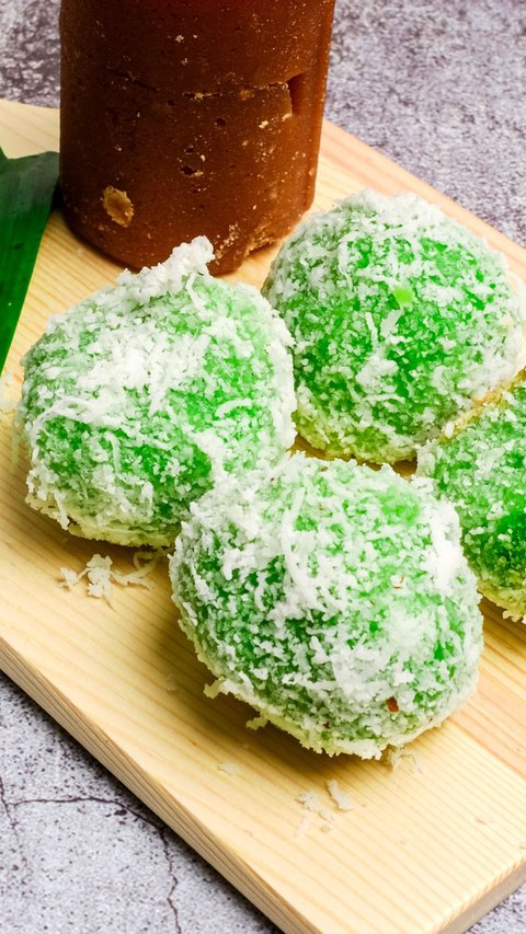 Recipe for Chewy and 'Exploding' Klepon Snacks