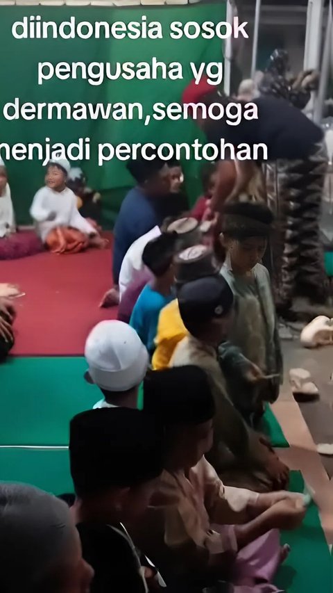 Viral Tarawih di Masjid Dapat Uang Rp50 Ribu, Pemberi Ternyata Pengusaha di Malang, Ini Sosoknya