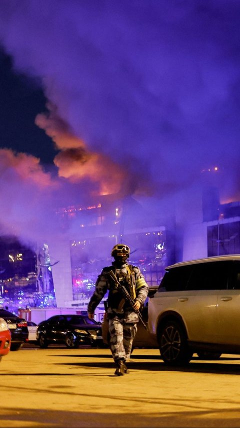 FOTO: Situasi Mencekam Saat Penembakan Massal di Moskow: Korban Tewas Bergeletakan, Gedung Konser Terbakar