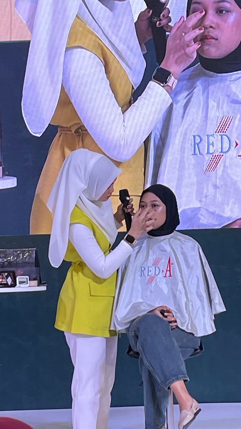 Make Up Glowing dan Natural untuk Lebaran dengan Produk Viva Cosmetics dan Red A