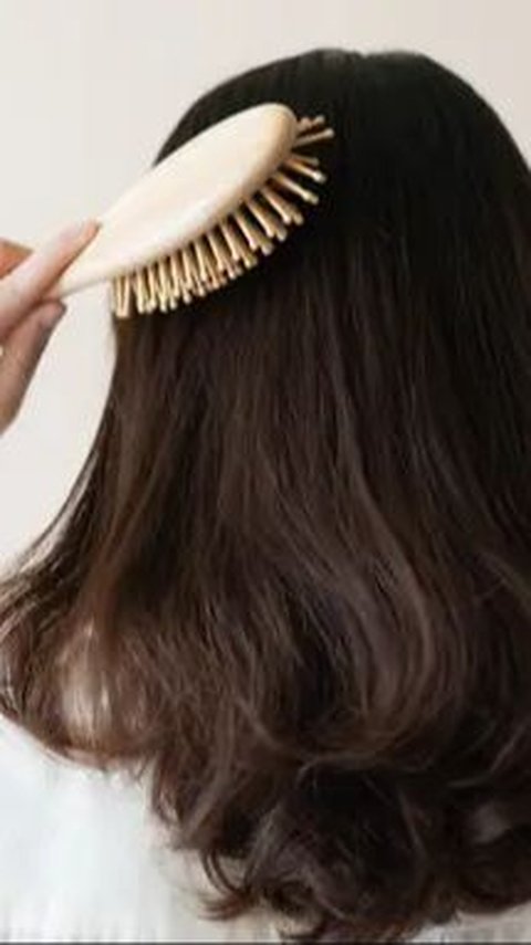 Ini 9 Tips Alami dan Efektif untuk Menumbuhkan Kembali Rambut yang Rontok