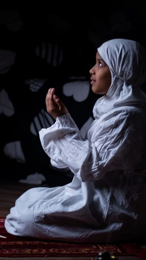 5 Doa Mohon Teguh Pendirian Selama Bulan Ramadhan, Agar Terhindar dari Godaan Duniawi yang Menggiurkan