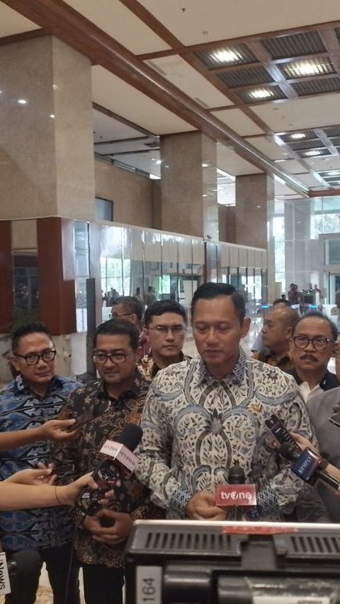 VIDEO: Rapat Paling Ramai Ada Menteri AHY di Komisi II DPR, Ibas Ikut Kawal Kakak Tercinta