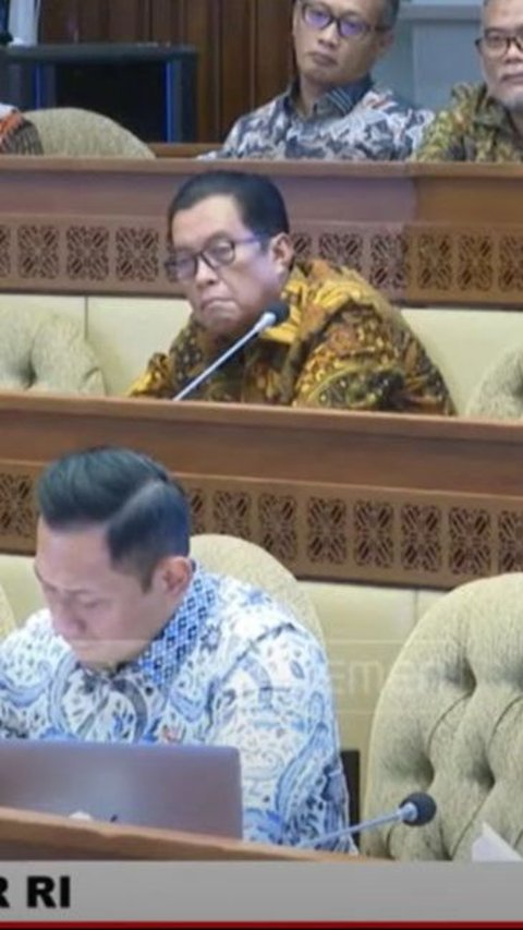 VIDEO: Anggota DPR Ditanya Perbandingan AHY Pangkat Mayor & Hadi Marsekal Jadi Menteri