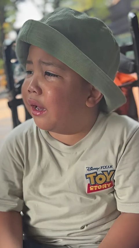 Funny Story: Child Unable to Ride the Niagara Ride at Dufan Because of Lack of Height