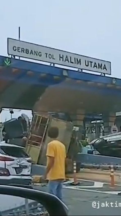 Kecelakaan Beruntun Diduga Akibat Truk Ugal-ugalan di GT Halim Utama, Libatkan Satu Mobil Listrik