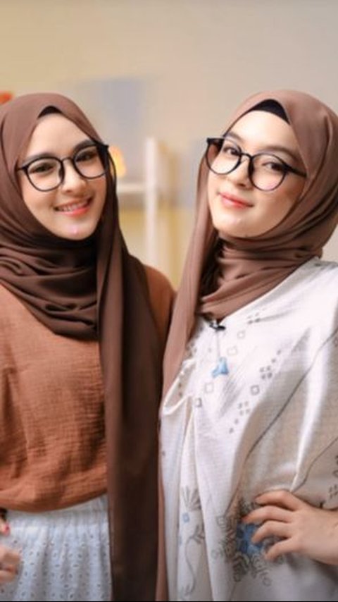 Wearing Hijab and Glasses, Eca Aura's Face Looks Exactly Like Nissa Sabyan, It's Hard to Tell Them Apart!