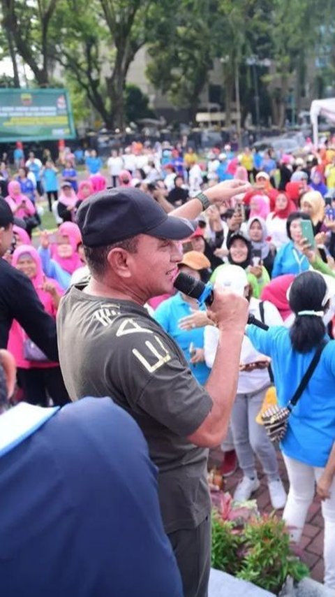 Momen Eks Pangkostrad Jalan-Jalan lalu Ramai Dipanggil Ayah, Anak-Anak Langsung Disawer THR