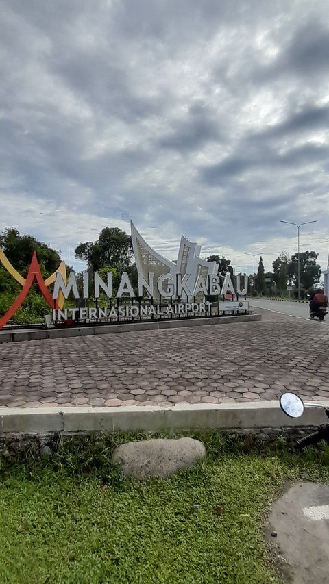 Bandara Internasiaonal Minangkabau Tutup Akibat Erupsi Gunung Marapi