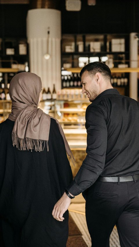 Ibarat Nahkoda dalam Rumah Tangga, Inilah Kriteria Suami yang Baik Menurut Islam