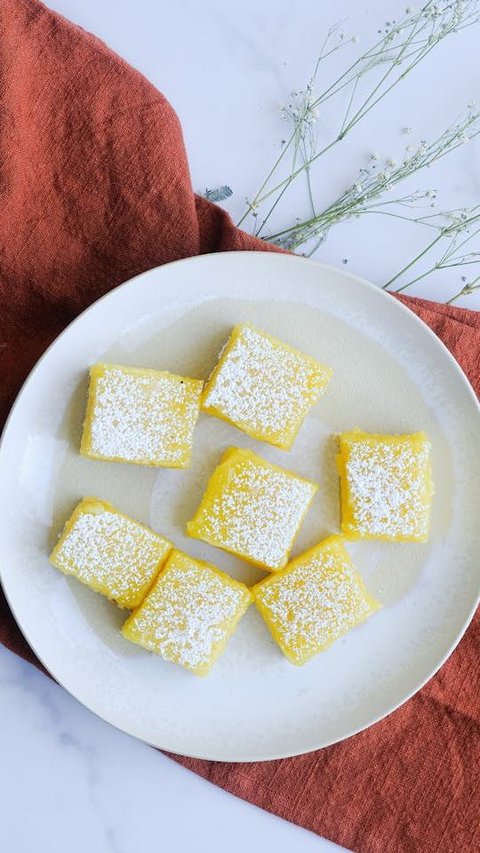 Simple Lemon Bars Recipe for People with Gluten Intolerance