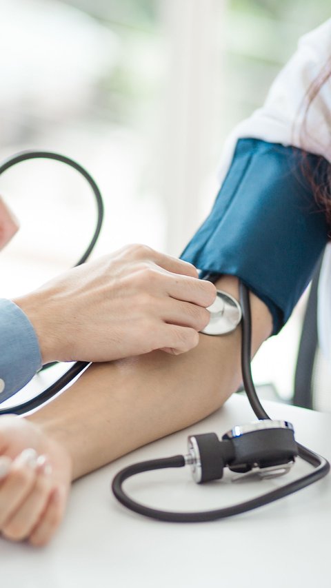 5 Simple Habits that Help Lower and Stabilize Blood Pressure